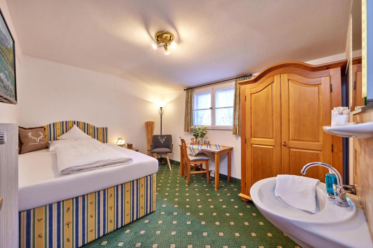 Gaestehaus Angela Garmisch-Partenkirchen Buitenkant foto