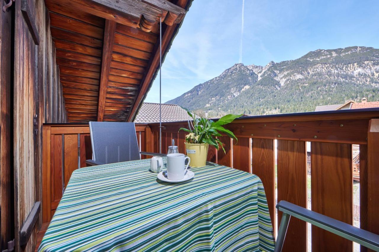 Gaestehaus Angela Garmisch-Partenkirchen Buitenkant foto